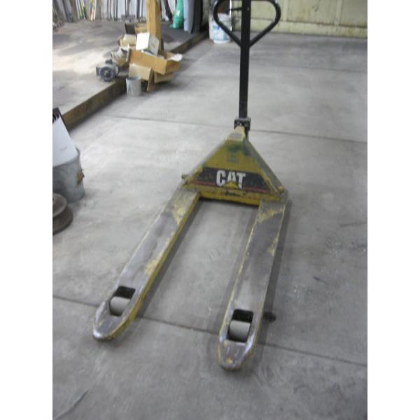 CAT PALLET JACK, 5000LB