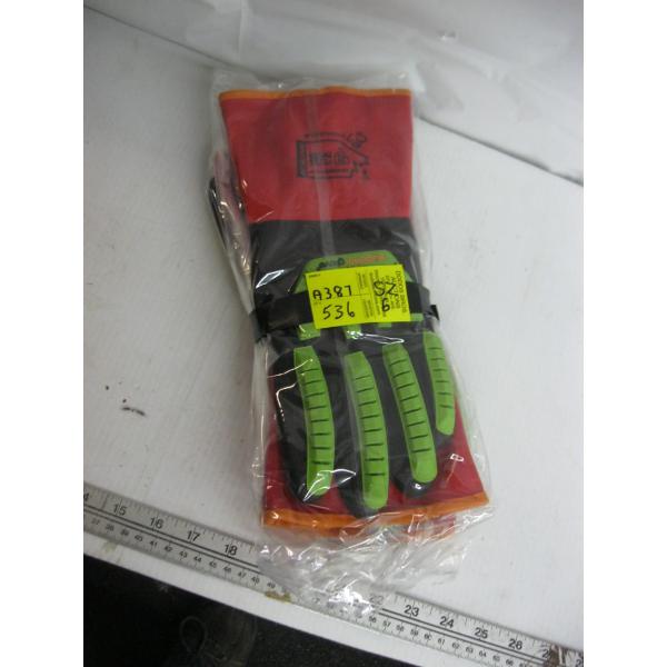 3 PAIRS OF SZ 9 GLOVES