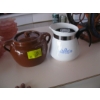 Image 1 : BROWN BEAN POT & A CORNING WARE COFFEE POT