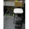Image 2 : STEP STOOL