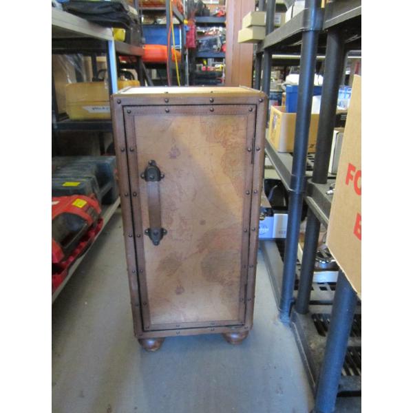 UPRIGHT STEAMER TRUNK W/WORLD DESIGN