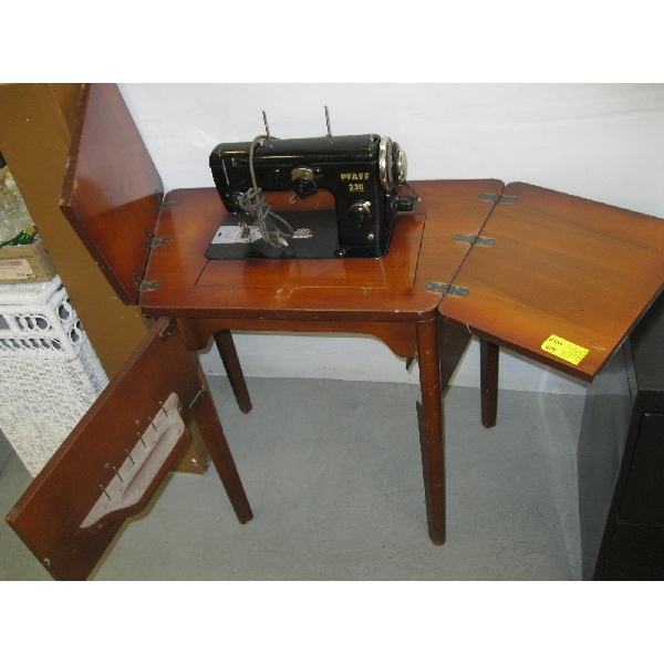 PFAFF 230 CABINET SEWING MACHINE