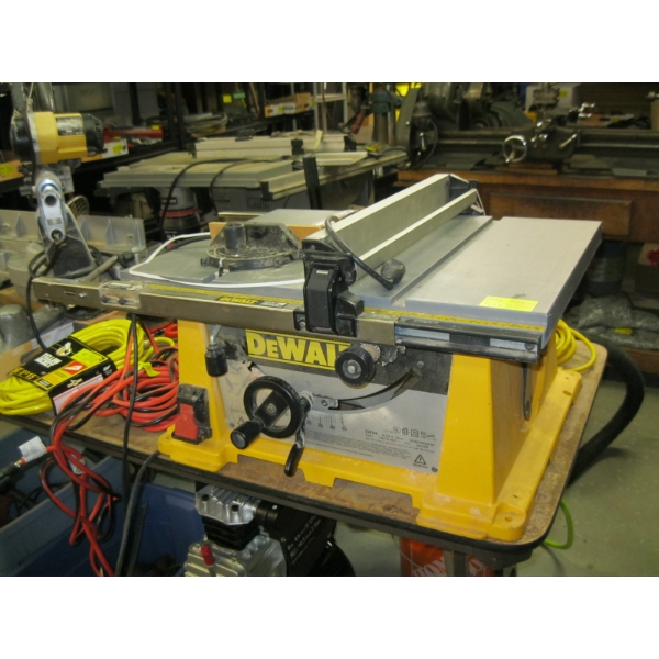DEWALT TABLE SAW