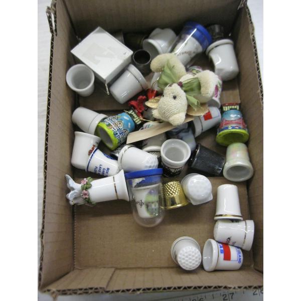 LOT OF COLLECTIBLE THIMBLES