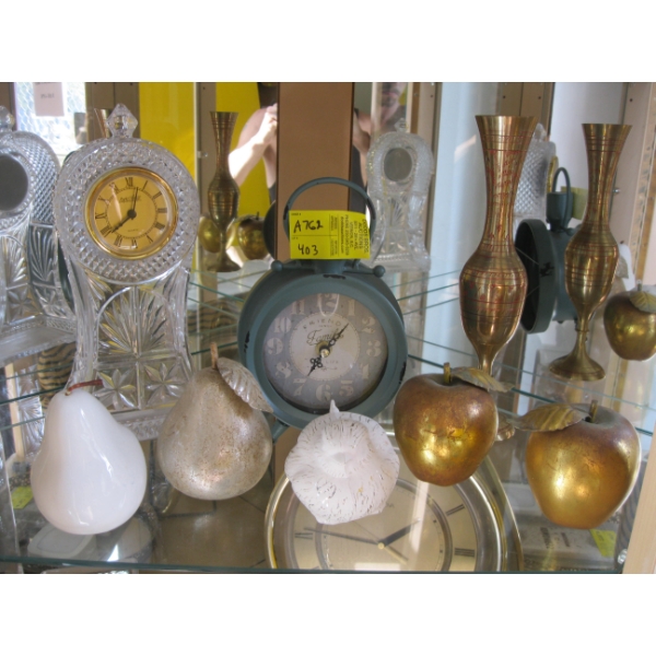 DÉCOR & CLOCKS