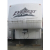 Image 4 : 2005 KEYSTONE EVEREST 5TH WHEEL TRAVEL TRAILER - GUTTED INSIDE - COMPLETE RENO PROJECT
