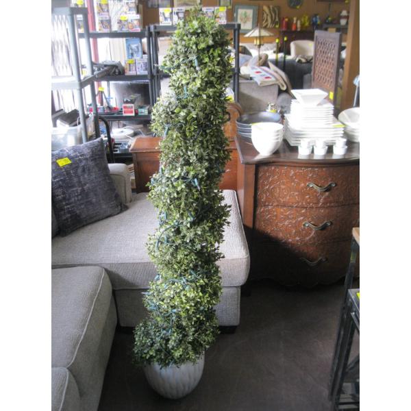 PLANTER W/ARTIFICIAL PLANT