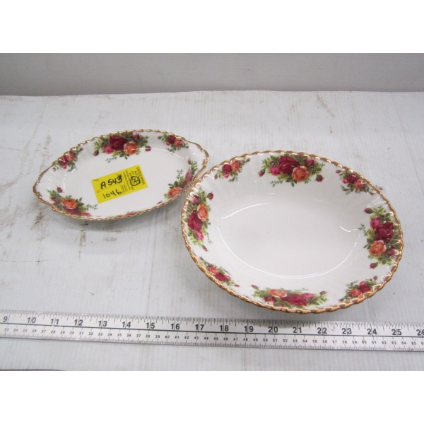 ROYAL ALBERT OLD COUNTRY ROSE SERVING BOWL & SM. SERVING TRAY