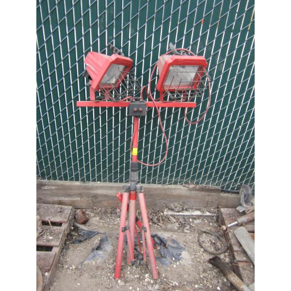 2 DOUBLE HEADED WORK LIGHTS W/TRIPODS