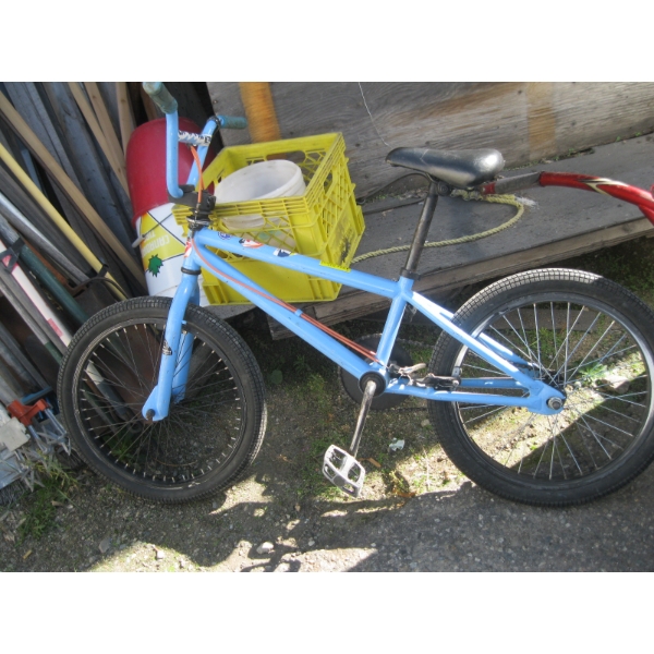 BLUE BMX BIKE