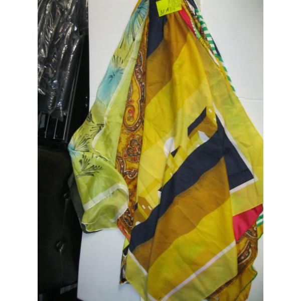 BUNDLE OF SCARVES