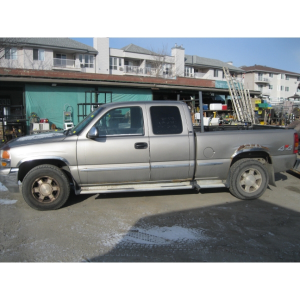 GMC SIERRA SLE PICKUP EXTRA CAB, HIGH MILEAGE (UNABLE TO SEE ACTUAL KMs), HAVE PAPERS