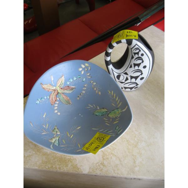 MICHAEL ANDERSON DANISH DISH & VINTAGE BLACK/WHITE TRIBAL VASE