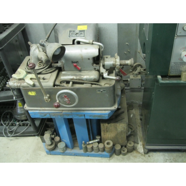 SIOUX VALVE GRINDING MACHINE W/ACCESS.