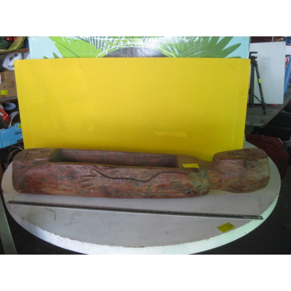 CARVED DOUBLE HEADED PLANTER BOX