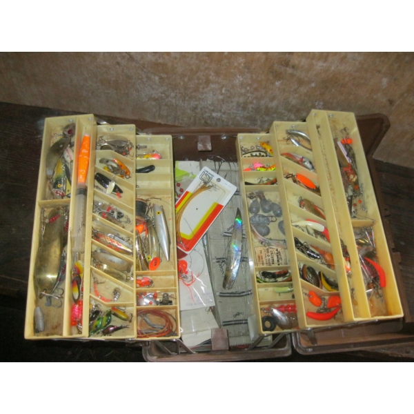 OLD PAL TACKLEBOX W/ASST. CONTENTS