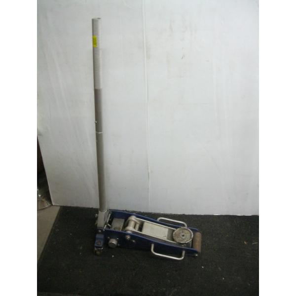 ALUMINUM HYDRAULIC FLOOR JACK