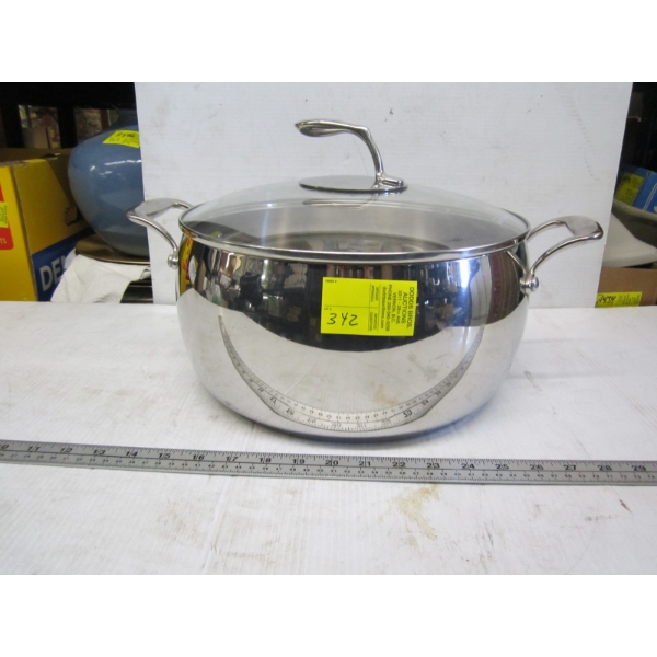 LG. CHEF SERIES BY TUPPERWARE POT 