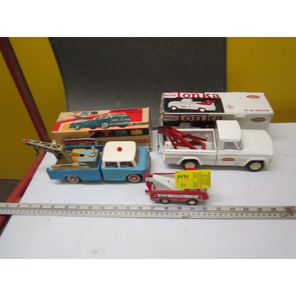 3 VINTAGE DIECAST TOW TRUCKS - 2 ARE TONKA