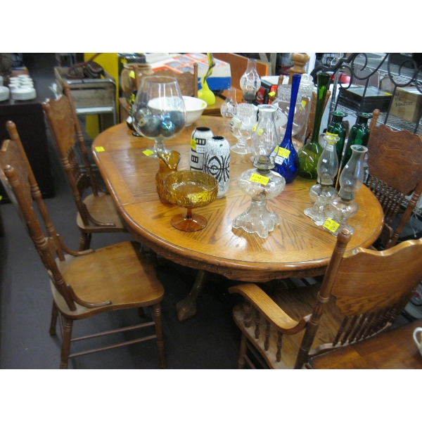 SINGLE PEDASTEL DINING TABLE W/SINGLE LEAF & 6 PRESSBACK CHAIRS