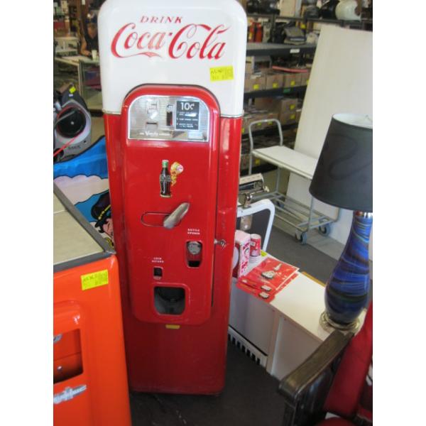COCA COLA VENDO 44 COKE MACHINE - GOOD RUNNING ORDER