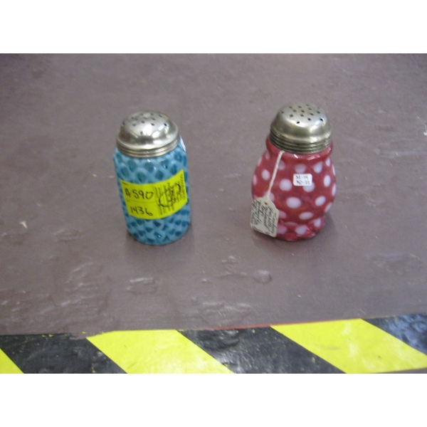 2 VINTAGE SUGAR SHAKERS