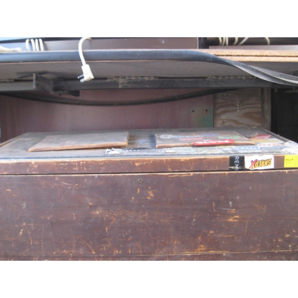 VINTAGE WOOD CARPENTER'S BOX