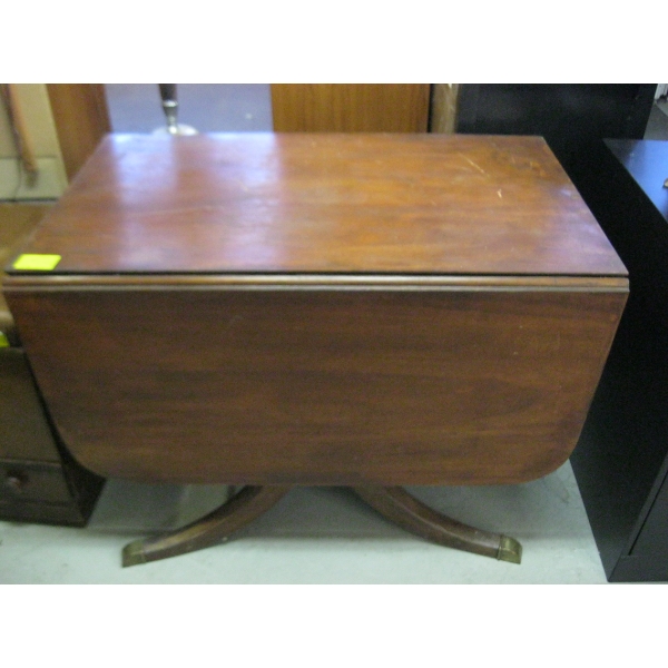 DUNCAN PHYFE BASED DROPLEAF DINING TABLE