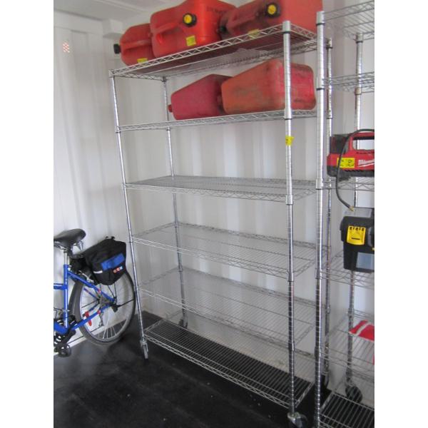 METAL METRO LIKE SHELF UNIT ON CASTORS