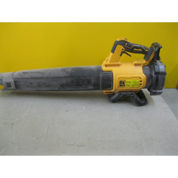DEWALT 20V CORDLESS BLOWER W/BATTERY & CHARGER