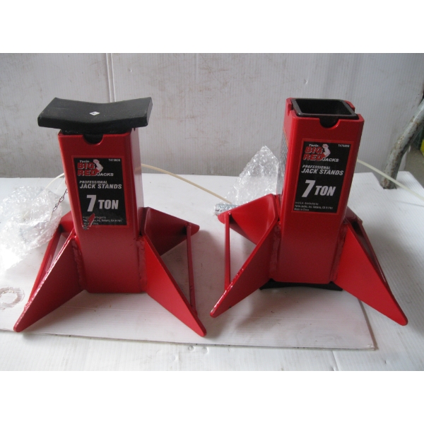 PAIR OF BIG RED 7 TON FORKLIFT JACKSTANDS