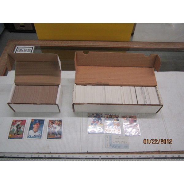 HOCKEY CARDS & BASEBALL CARDS