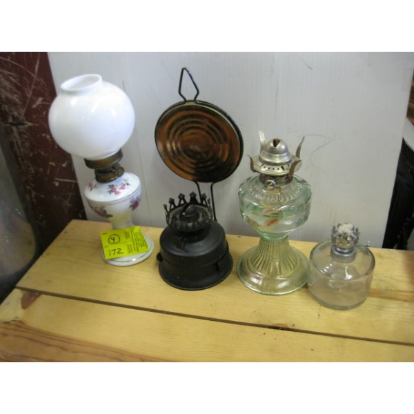 4 SMALL LAMP BASES - 1 W/SHADE