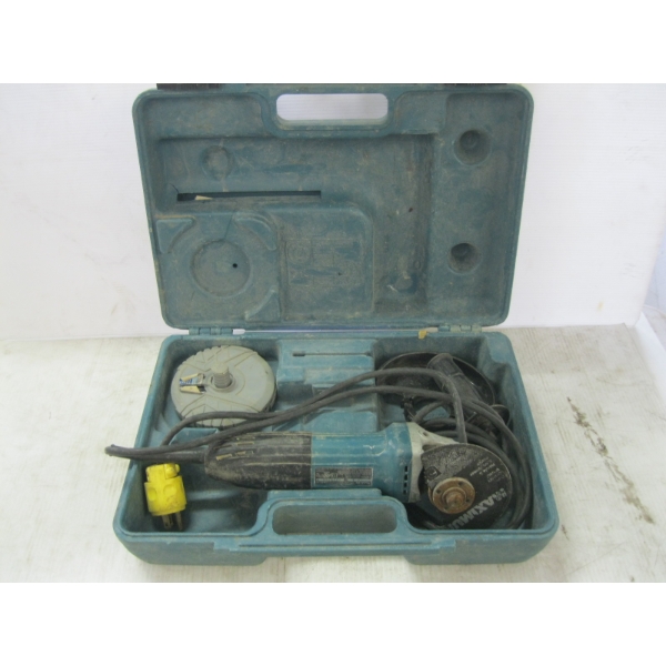 MAKITA 4.5" GRINDER IN CASE