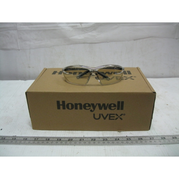 10 PAIR OF NEW SAFETY GLASSES