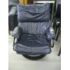 Image 3 : BLUE LEATHER SWIVEL CHAIR & FOOTSTOOL