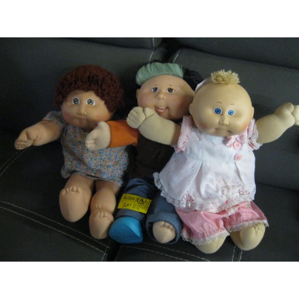 3 CABBAGE PATCH DOLLS