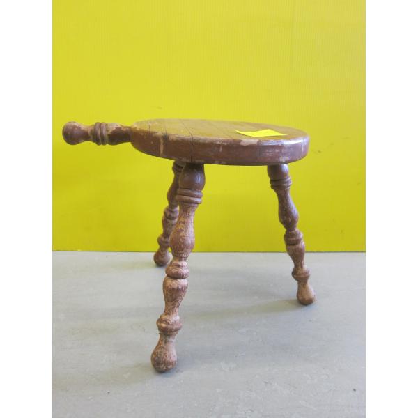 SM. WOODEN VINTAGE STOOL