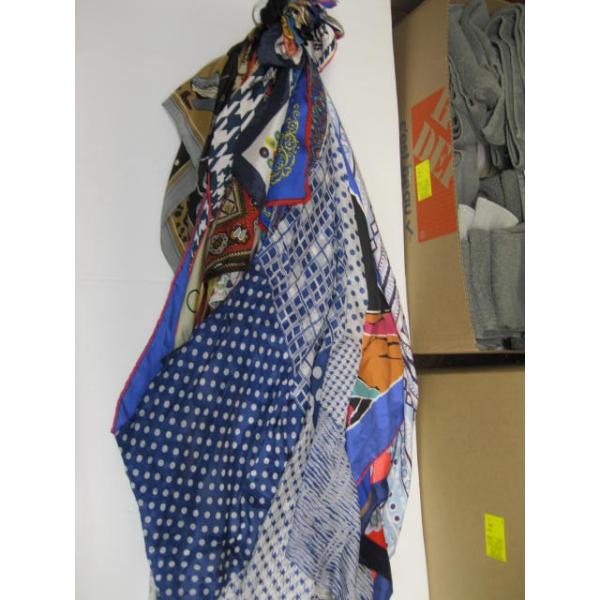 BUNDLE OF SCARVES