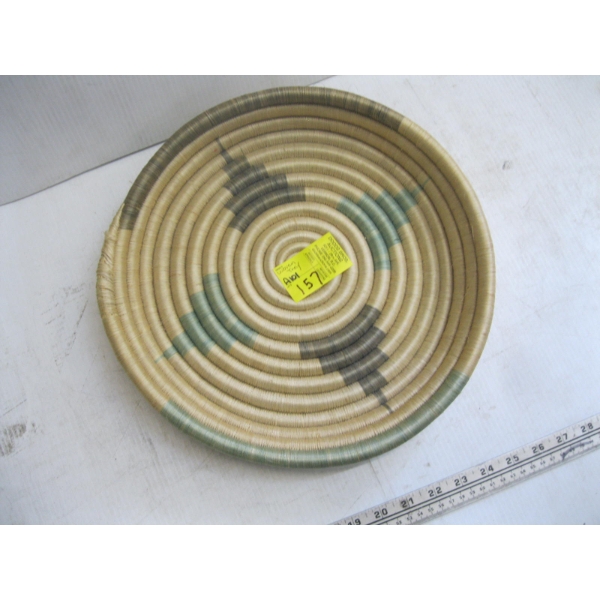 WOVEN TRAY