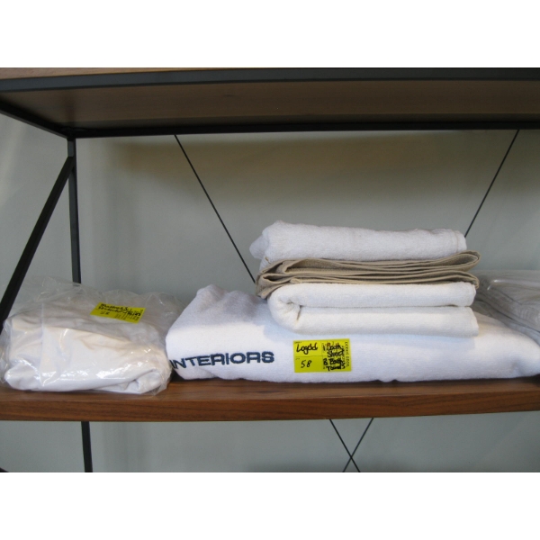 BATHSHEET & 3 BATH TOWELS & TWIN MATTRESS PROTECTOR