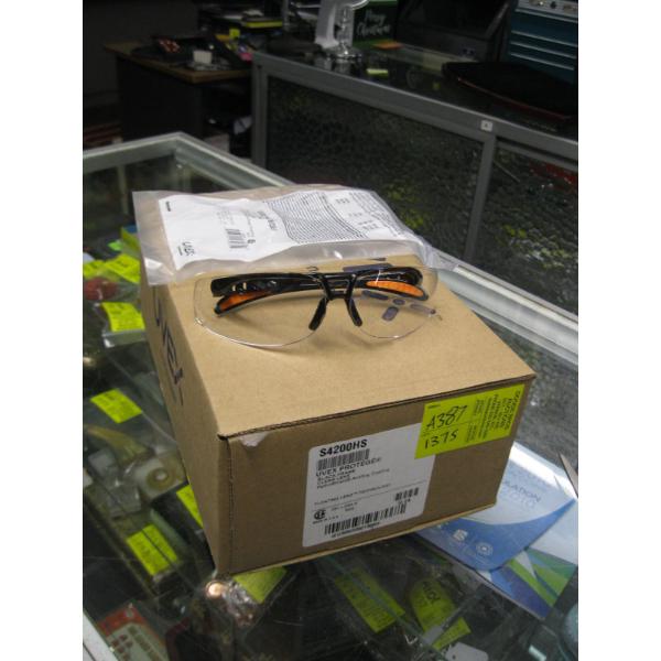 10 PAIR OF NEW UVEX CLEAR LENS SAFETY GLASSES