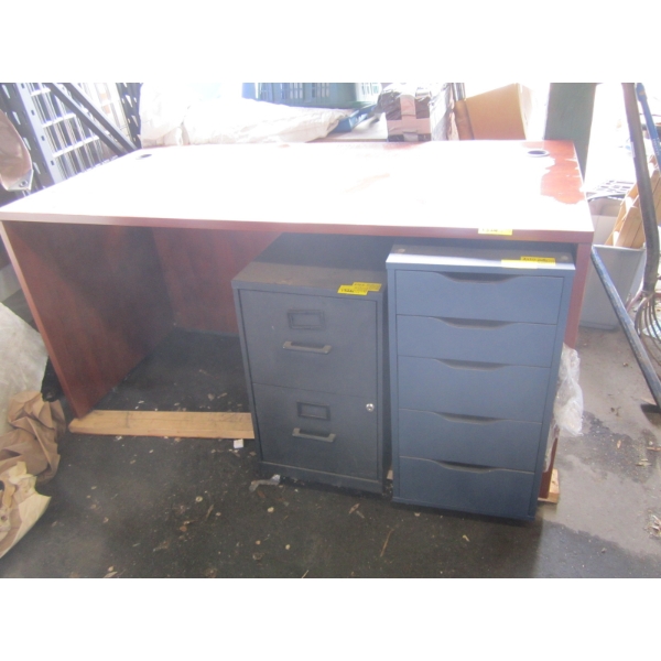 OFFICE DESK W/2 FILING CABINETS