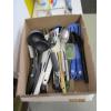 Image 2 : 3 TIER OVEN RACK, APPLE PEELER/CORER & KITCHEN UTENSILS