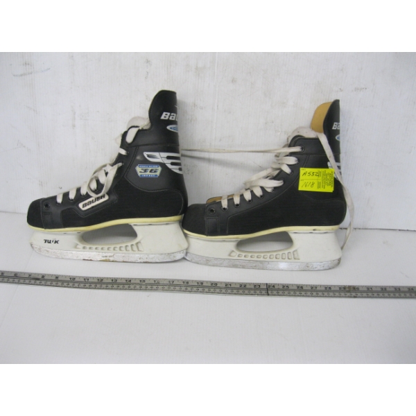 PAIR OF BAUER SKATES