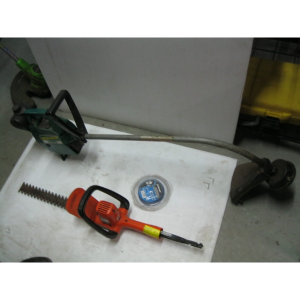 GAS WEED EATER W/LINE & AN ELECTRIC HEDGE TRIMMER
