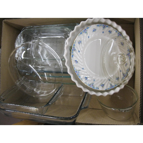 BOX OF ASST. PYREX, ANCHOR HOCKING GLASS BAKING WARE, ETC.