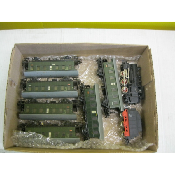 TRAIN CARS & 1 ENGINE