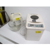 Image 1 : BREADMAKER & A HAMILTON BEACH MIXER