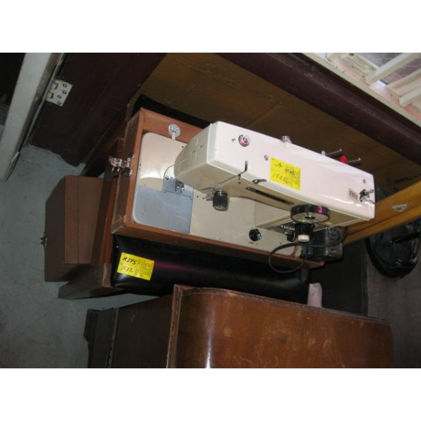 UNIVERSAL SEWING MACHINE & SEWING STOOL